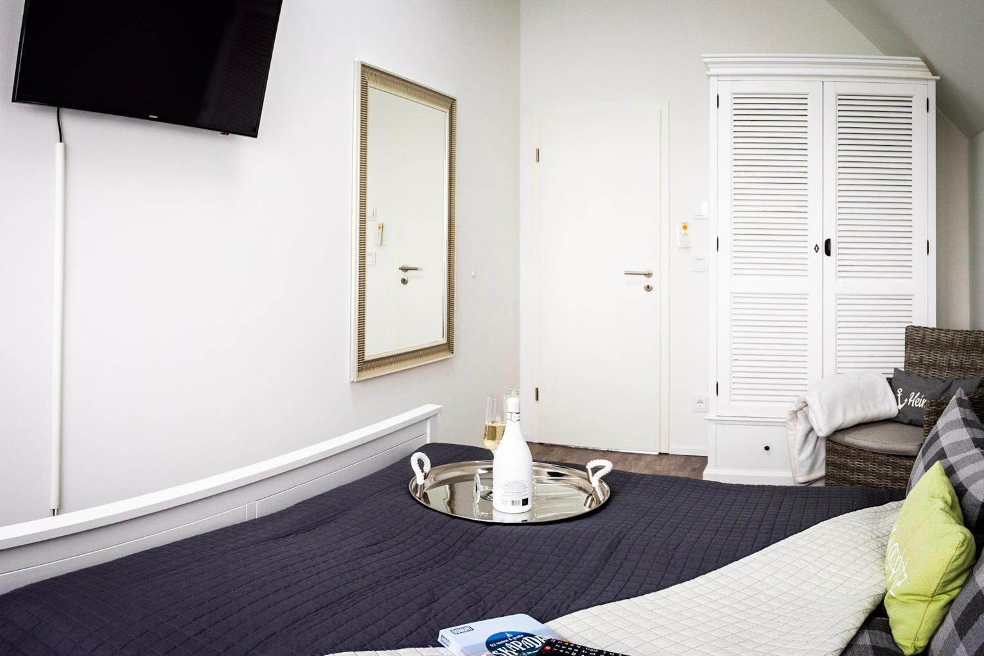 Maisonette Fewo Ostseeflair By Seeblick Ferien Oro, Erste Wasserreihe, E-Saeule オルペニッツ エクステリア 写真